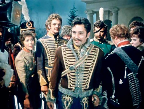 Кадр из фильма "Гусарская баллада"