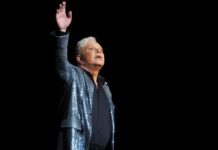 Загадочные обстоятельства ухода легенды: что известно о последних днях Бориса Моисеева dfa51530-e211-467a-8b48-8e45bd555122-67c61fbc