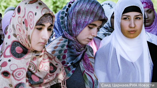 Эксперт объяснил решение ДУМ отозвать разрешающую религиозное многоженство фетву