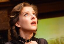 Трогательный семейный момент Лизы Арзамасовой с мужем и сыном 3e135ef4-b598-404f-be5c-00f1c9556a4c-67e93b9e