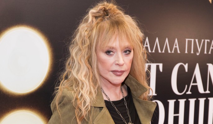 Поддевший Пугачеву певец рассказал о сложных временах