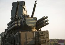 Беспрецедентная атака на стратегический объект в Казани шокировала жителей 5ed17c75-5774-4736-8f06-885b1b1a53df-67e120f6