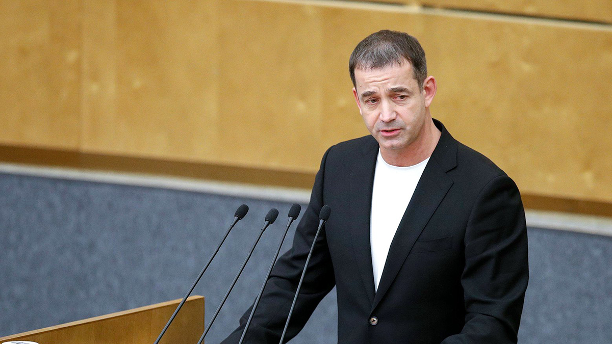 Актер Певцов: Начальство «Ленкома» проигнорировало творческое завещание Захарова