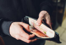 Оренбургская область демонстрирует впечатляющий рост зарплат в ключевых отраслях 80570b5d-4e52-4ebb-b858-e699f87ec210-67e2c304