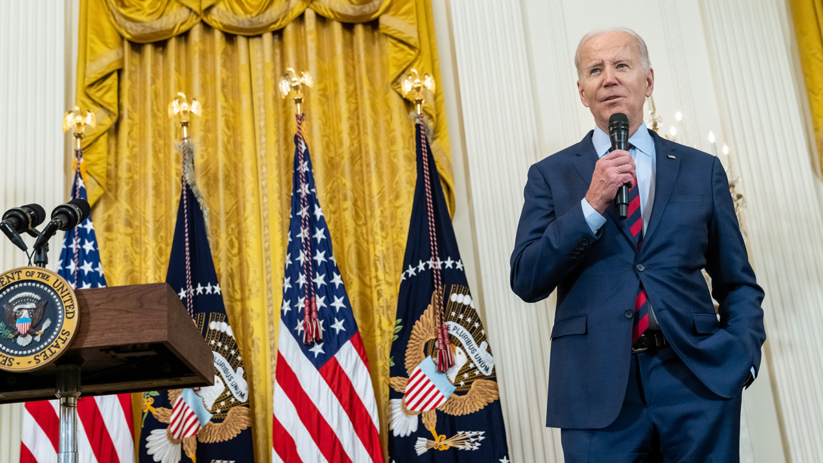 Байден в последний рабочий день сказал, что никуда не уходит