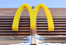 McDonald's меняет кадровую политику: новый подход к управлению персоналом Московские рестораны быстрого питания сети McDonalds временно прекратившей работу в России