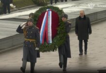 Владимир Путин почтил память брата на Пискаревском кладбище ab368805-7f6d-4cac-9497-67c1498ca315-67eb2038