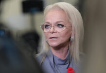 Восстановление справедливости в деле Ларисы Долиной Певица Лариса Долина посетила единый пункт отбора на военную службу по контракту