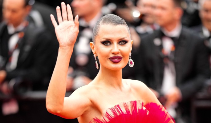 "Этот день настал!": Боня наконец-то показала лицо после дорогущей пластики