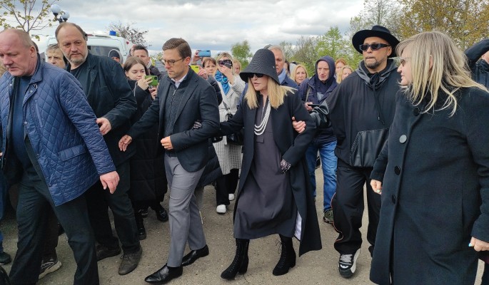 290 тысяч в месяц: как учатся дети живущей под ракетными ударами Пугачевой