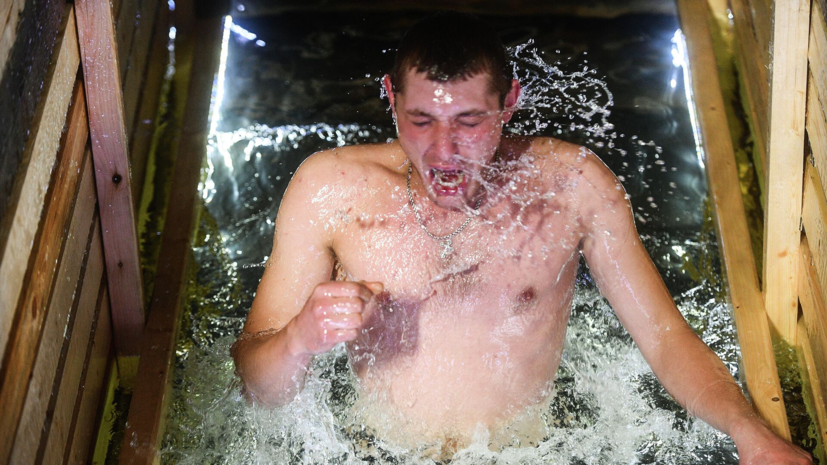 В клубе моржей дали советы по безопасному купанию в проруби