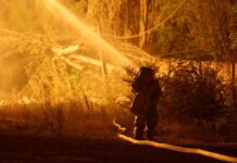 Оперативная работа спасателей на нефтебазе в Воронежской области e56f3dcf-9f96-48d2-9215-651df10dcdfc-67dd571d