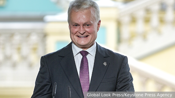 Захарова назвала Науседу «дурилкой картонной» за заявление о «Малой Литве»