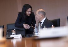 Раскол в немецком правительстве: Шольц блокирует многомиллиардную военную помощь Украине fa2177a9-5cc8-4c61-b241-e59db3b3c16d-67d3c2de