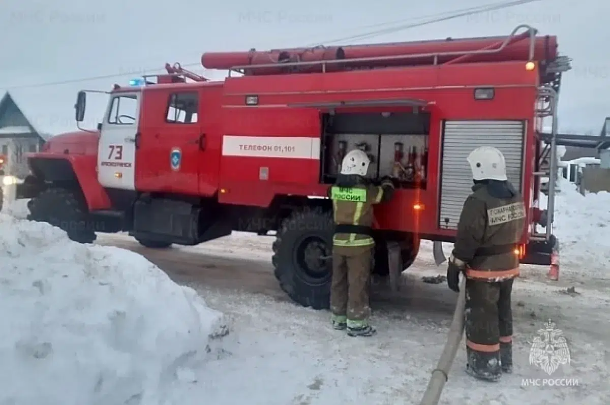 15 возгораний оперативно ликвидировали пожарные Среднего Урала за 24 часа-0