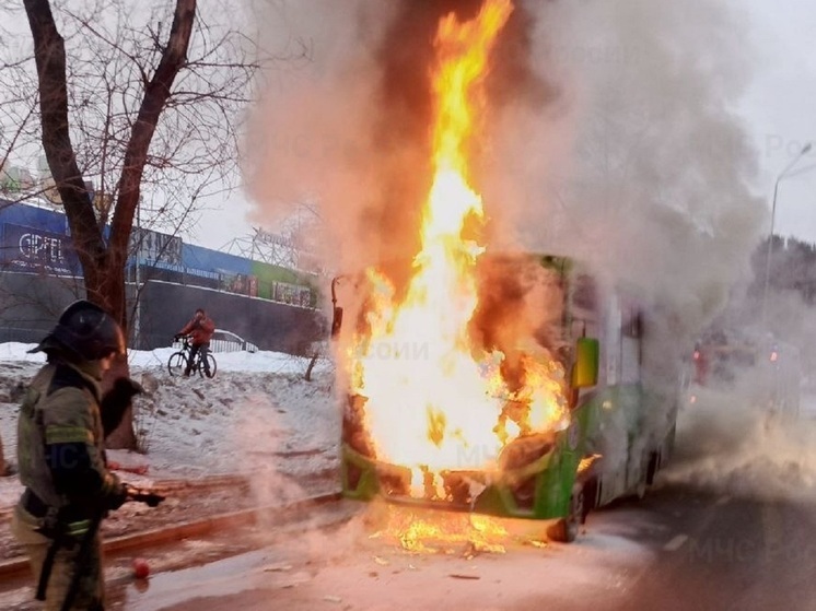 Сгорел салон пассажирского автобуса в Екатеринбурге