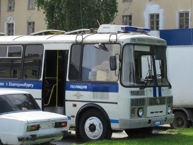 Грабители в Екатеринбурге связали хозяина дома и вынесли деньги