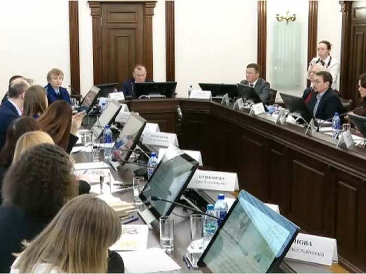 Алексей Орлов встретился с защитниками березовой рощи в Краснолесье