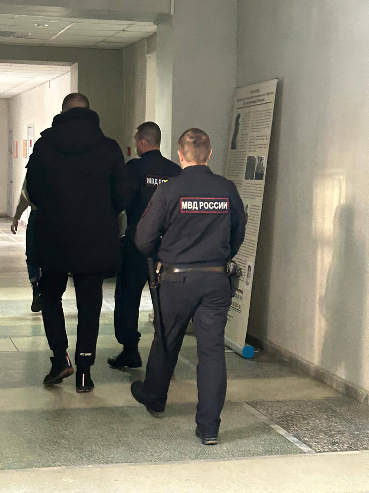 В Екатеринбурге экс-полицейский осужден за взяточничество и злоупотребления