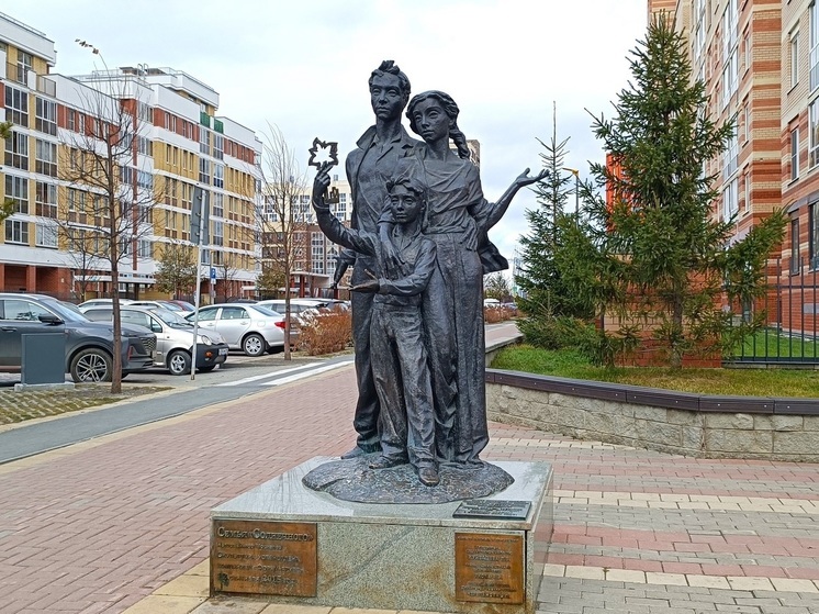 В Екатеринбурге пьяный мужчина измазал кровью подъезд