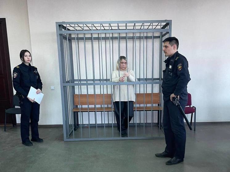 Экс-сотрудница полиции, расследовавшая дело о проституции, получила взятку