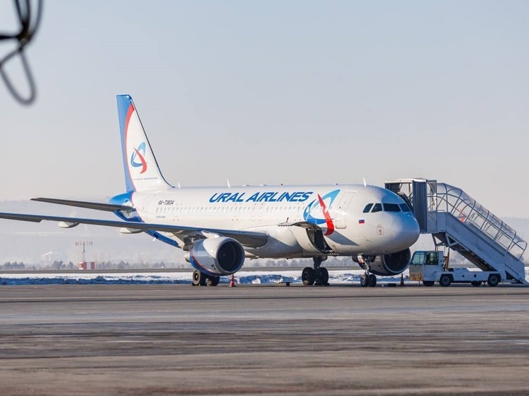 Новые спецмашины поступили в аэропорт Кольцово