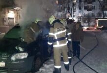 Оперативная работа пожарных спасла автомобиль в Екатеринбурге d1090bcb-ba3a-4c42-bd33-16e359cc2fff-67f2bdbf