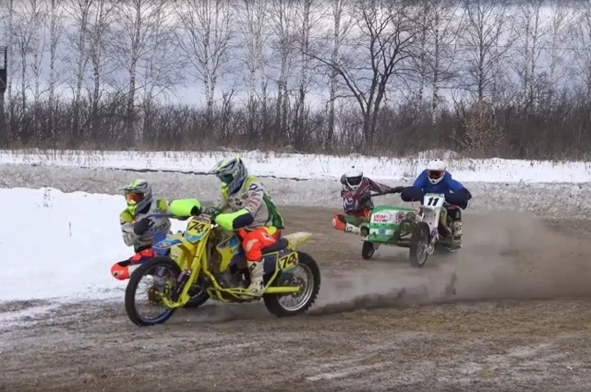 Екатеринбуржцы триумфально завоевали Кубок Свердловской области по мотокроссу-0