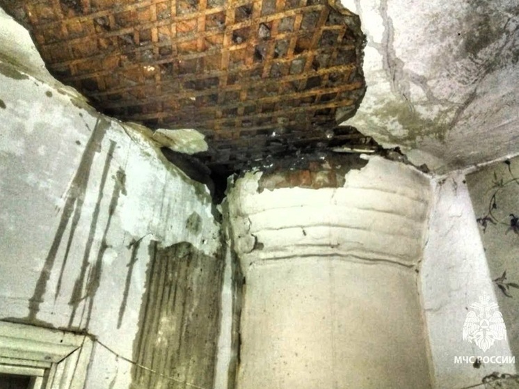 В Курганской области семья с двумя детьми спаслась из горящего дома