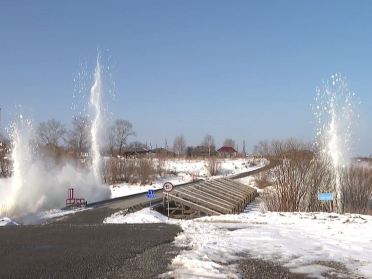 В Свердловской области взорвут лед около шести мостов