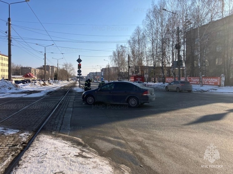 В Нижнем Тагиле при столкновении легковушки и мотоцикла травмировался человек