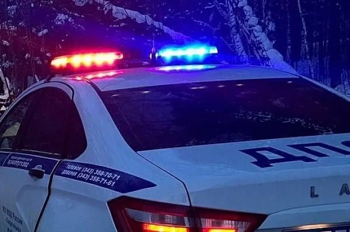 Дорожные инспекторы расследуют обстоятельства аварий в Свердловской области-0