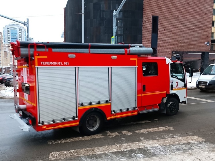 В Ирбите сгорел склад на улице Белинского