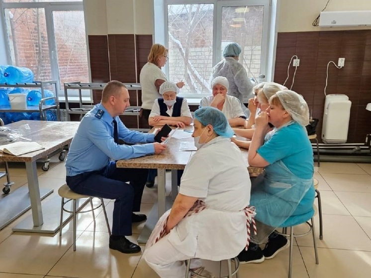 Может вырасти число заболевших острым гастроэнтеритом в СУНЦ УрФУ