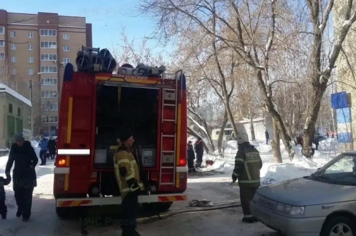 Спасатели Среднего Урала оперативно ликвидировали 14 возгораний за сутки-0