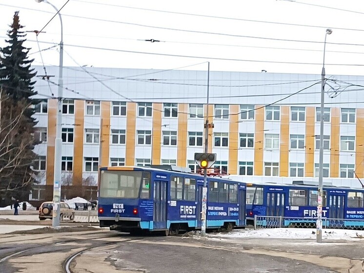 Сломавшийся в Екатеринбурге трамвай №1 разносил запах гари