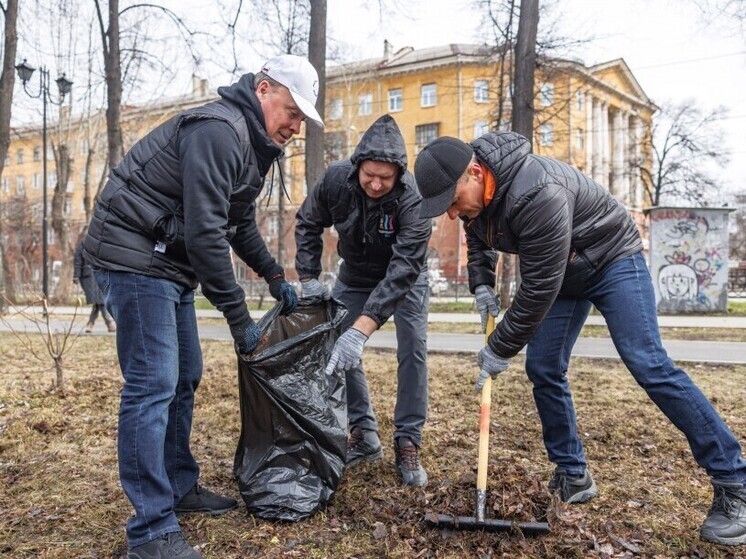 В Екатеринбурге продолжается Месячник чистоты