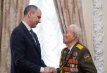 Денис Паслер собрал ветеранов ВОВ на Парад Победы с героями фронта и тыла denis pasler sobral veteranov vov na parad pobedy s geroyami fronta i tyla-stanural-ru-174427482100-0