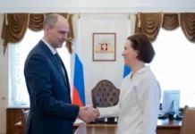 Денис Паслер возглавил подготовку к Единому дню голосования в Свердловской области denis pasler vozglavil podgotovku k edinomu dnyu golosovaniya v sverdlovskoj oblasti-stanural-ru-174358484300-0