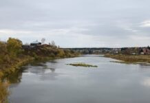 МЧС Свердловской области и жители Красного Бора справляются с паводком mchs sverdlovskoj oblasti i zhiteli krasnogo bora spravlyayutsya s pavodkom-stanural-ru-174461776500-0