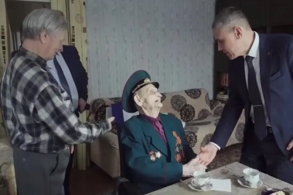 Сергей Воробьёв и Андрей Захарцев сохраняют светлую память о героях Заречного-0