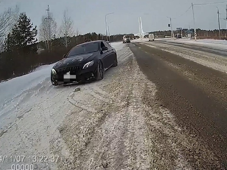 Водителя «Мерседеса» оштрафовали за оскорбление сотрудника ДПС Кургана