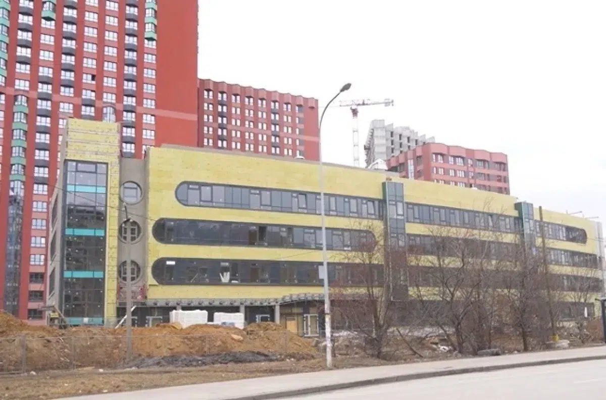 Старт отделки фасадов детской поликлиники в Заречном микрорайоне от Атомстройкомплекс-0