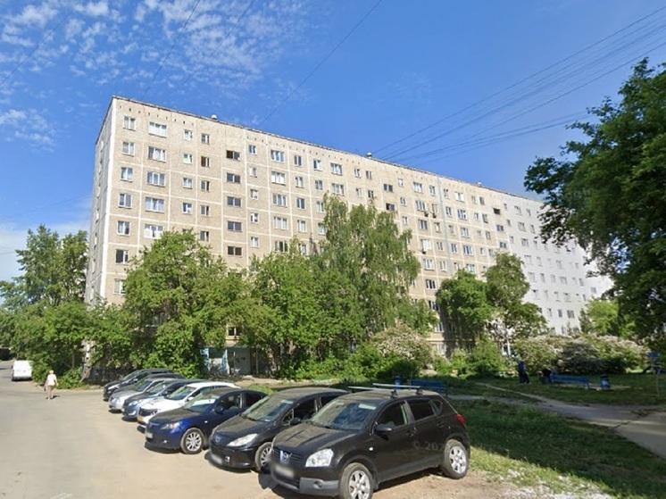 В Екатеринбурге дети спаслись от нападения подростков в закрытом дворе