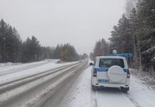 v sverdlovskoj oblasti uralupravtodor operativno likvidiruet snegopad-stanural-ru-174591590600-0