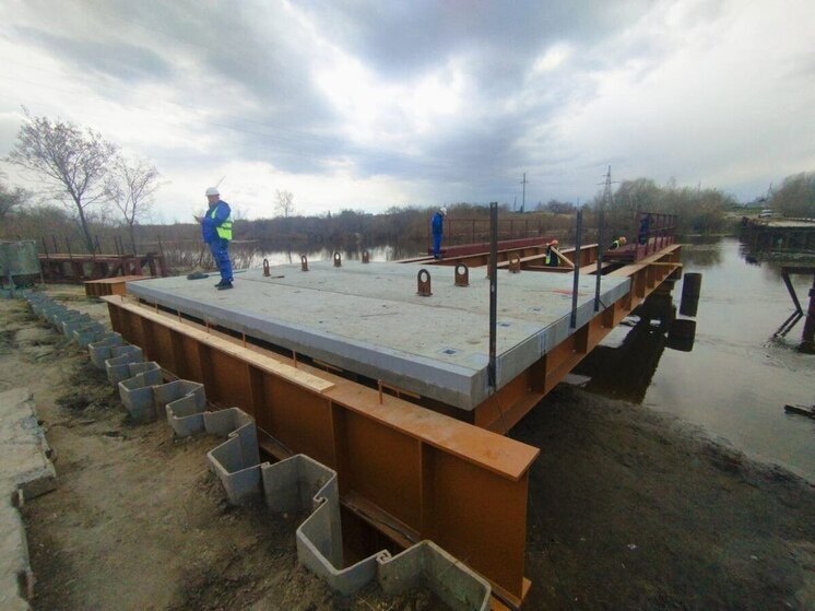 В Курганской области восстанавливают разрушенный паводком мост