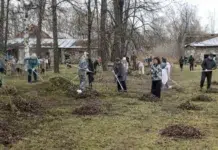 Владислав Пинаев и тагильчане очистили Старый Демидовский завод в рамках субботника vladislav pinaev i tagilchane ochistili staryj demidovskij zavod v ramkah subbotnika-stanural-ru-174573978600-0