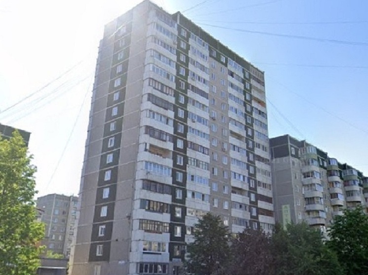 Жители дома на Ботанике почти полгода ждут ремонт лифта