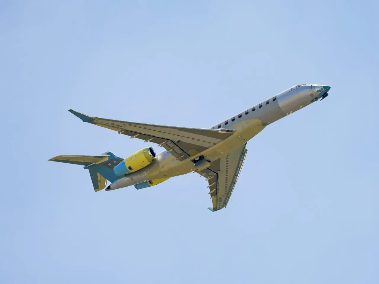 Bombardier Global 8000 установил новый рекорд скорости в первом полете-0