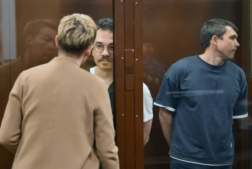 Игорь Семенов (слева) и Андрей Болдорев (справа) по разным статьям о взятке получили одинаковые сроки